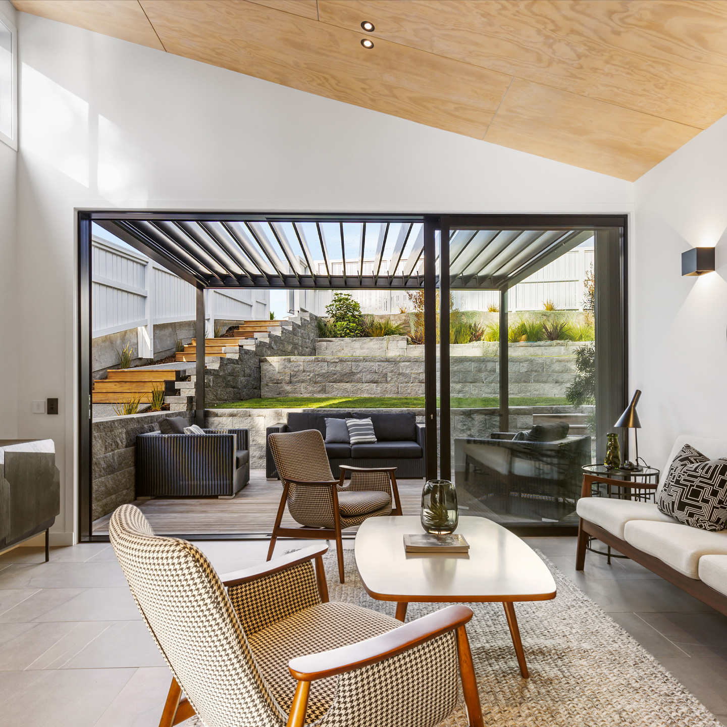 EXO_louvre_outdoor_flow